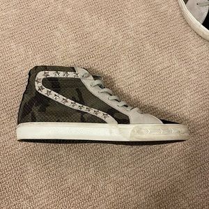 Camo/black vintage Havana‘s size 11 in perfect condition!